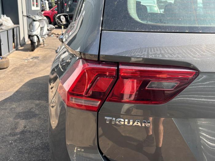 Volkswagen Tiguan 1.4 TSI 16V Salvage vehicle (2018, Dark, Silver grey, Mousey)