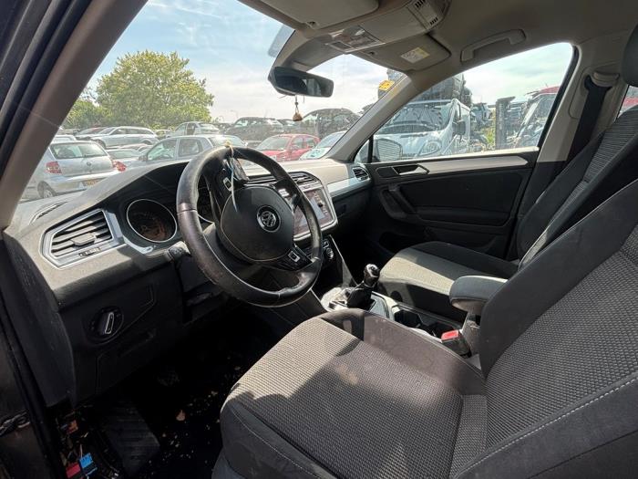 Volkswagen Tiguan 1.4 TSI 16V Salvage vehicle (2018, Dark, Silver grey, Mousey)