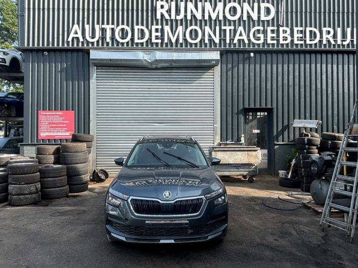 Skoda Kamiq 1.0 TSI 12V Vehículo de desguace (2020, Oscuro, Gris plateado, Gris ratón)