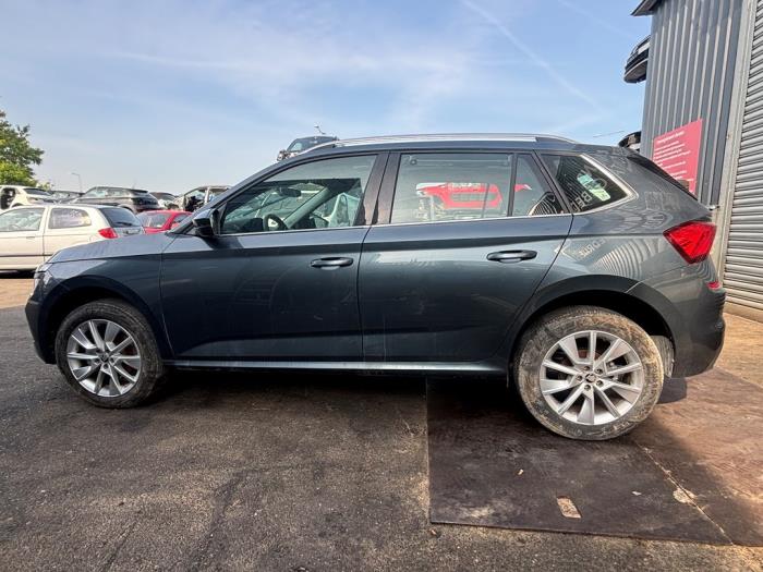 Skoda Kamiq 1.0 TSI 12V Vehículo de desguace (2020, Oscuro, Gris plateado, Gris ratón)