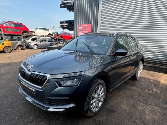 Skoda Kamiq 1.0 TSI 12V Vehículo de desguace (2020, Oscuro, Gris plateado, Gris ratón)