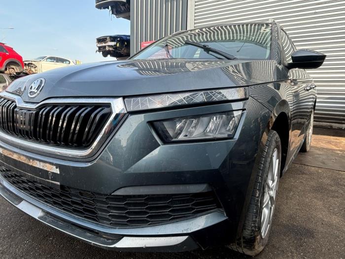 Skoda Kamiq 1.0 TSI 12V Vehículo de desguace (2020, Oscuro, Gris plateado, Gris ratón)