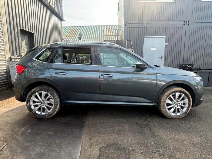 Skoda Kamiq 1.0 TSI 12V Vehículo de desguace (2020, Oscuro, Gris plateado, Gris ratón)