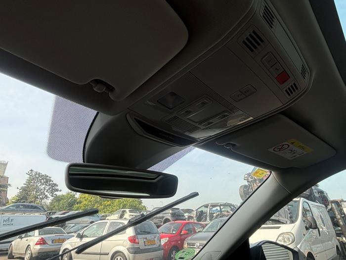 Skoda Kamiq 1.0 TSI 12V Vehículo de desguace (2020, Oscuro, Gris plateado, Gris ratón)