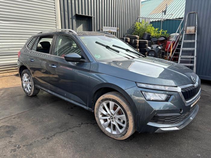 Skoda Kamiq 1.0 TSI 12V Vehículo de desguace (2020, Oscuro, Gris plateado, Gris ratón)