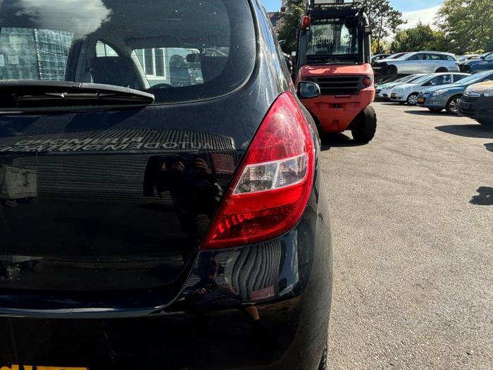 Hyundai i20 1.2i 16V Samochód złomowany (2010, Czarny)