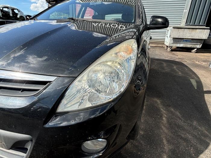 Hyundai i20 1.2i 16V Samochód złomowany (2010, Czarny)