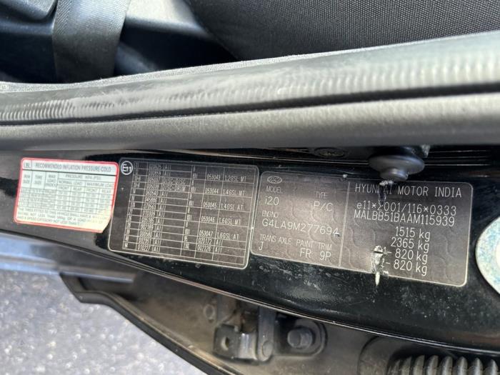 Hyundai i20 1.2i 16V Samochód złomowany (2010, Czarny)