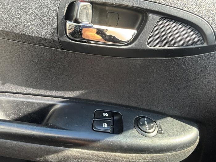 Hyundai i20 1.2i 16V Samochód złomowany (2010, Czarny)