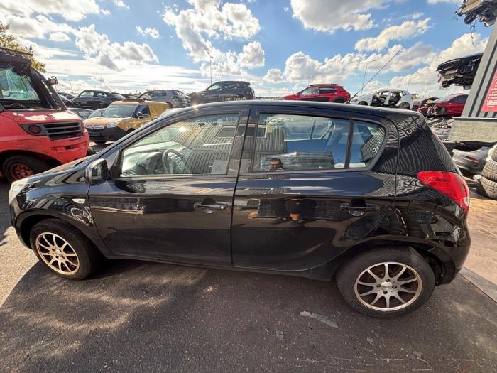 Hyundai i20 1.2i 16V Samochód złomowany (2010, Czarny)