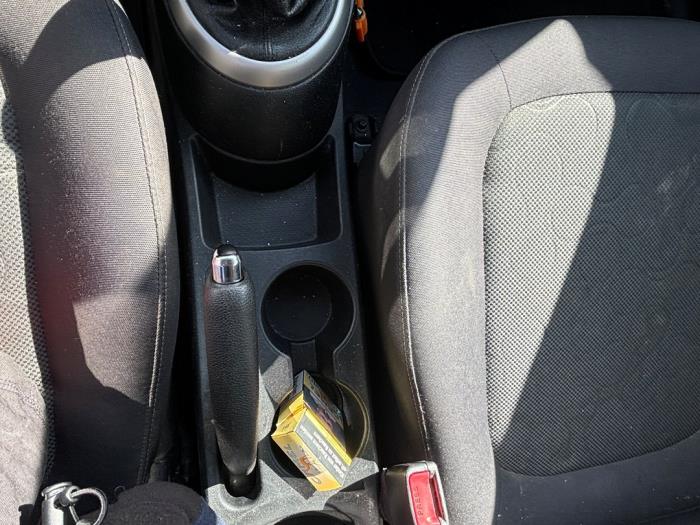 Hyundai i20 1.2i 16V Samochód złomowany (2010, Czarny)