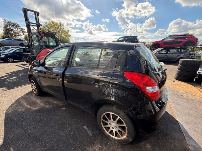Hyundai i20 1.2i 16V Samochód złomowany (2010, Czarny)