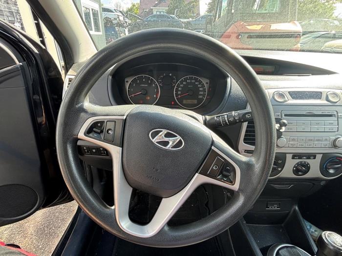 Hyundai i20 1.2i 16V Samochód złomowany (2010, Czarny)