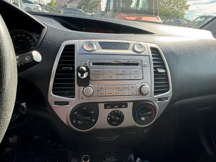 Hyundai i20 1.2i 16V Samochód złomowany (2010, Czarny)