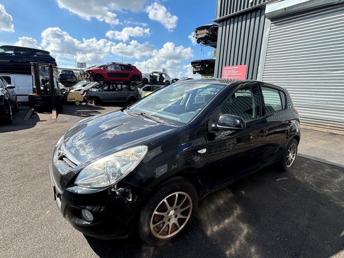 Hyundai i20 1.2i 16V Samochód złomowany (2010, Czarny)