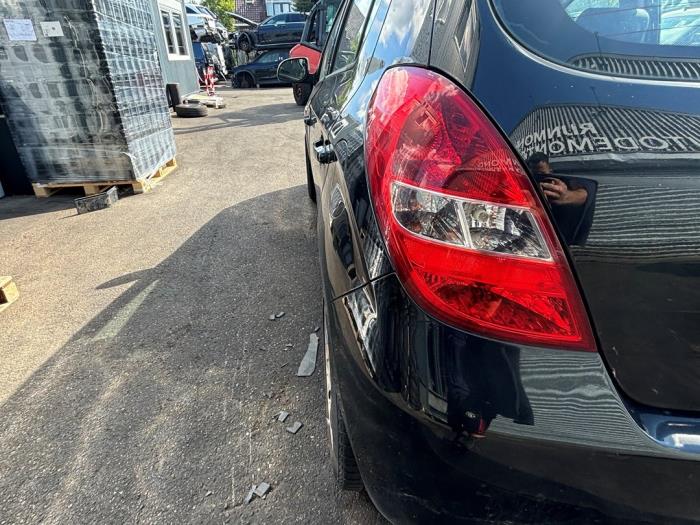 Hyundai i20 1.2i 16V Samochód złomowany (2010, Czarny)