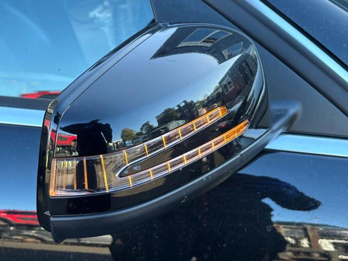 Mercedes C 1.8 C-180 CGI 16V Samochód złomowany (2011, Czarny)