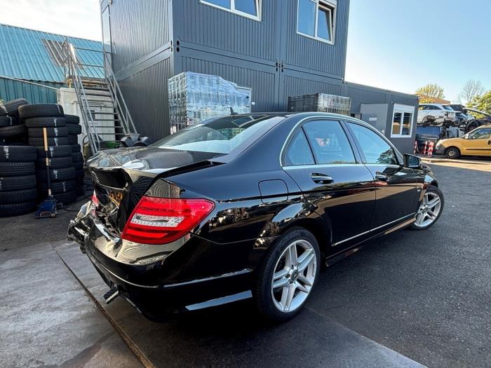 Mercedes C 1.8 C-180 CGI 16V Samochód złomowany (2011, Czarny)