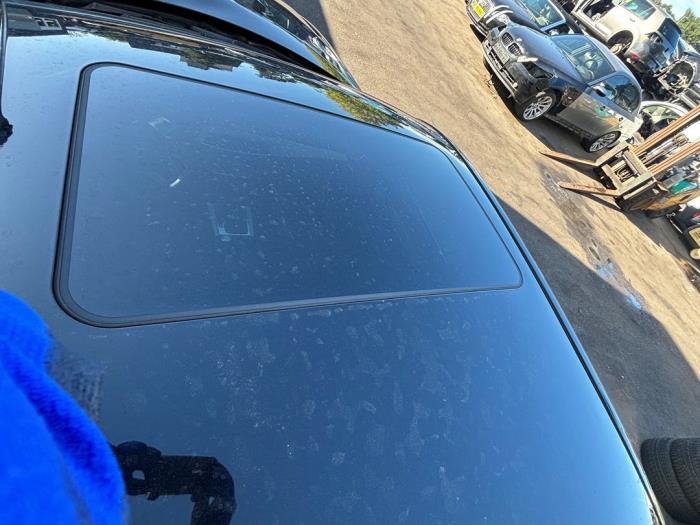 Mercedes C 1.8 C-180 CGI 16V Samochód złomowany (2011, Czarny)