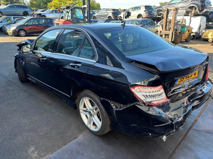 Mercedes C 1.8 C-180 CGI 16V Samochód złomowany (2011, Czarny)