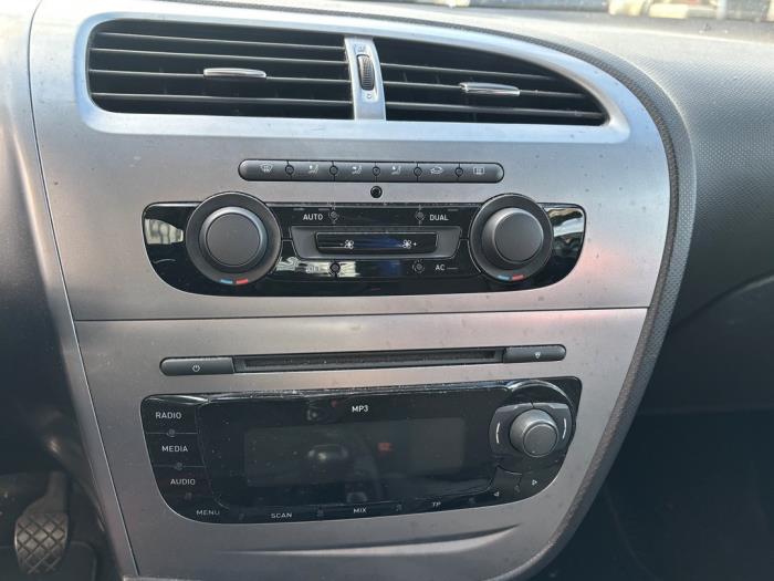 Seat Leon 1.4 TSI 16V Skrotfordon (2010, GRIJS)