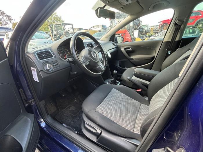 Volkswagen Polo V 1.2 TDI 12V BlueMotion Samochód złomowany (2011, Niebieski)