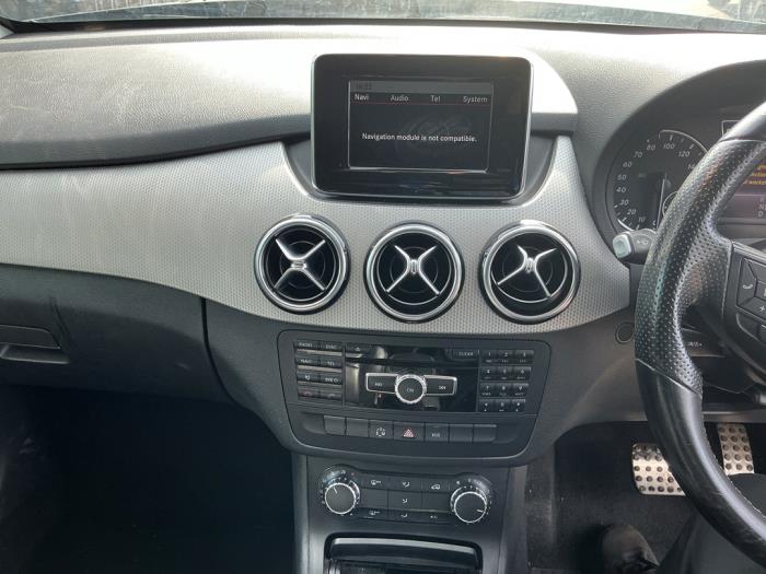 Mercedes B 1.8 B-180 CDI BlueEFFICIENCY 16V Épave (2013, Gris, Gris souris)