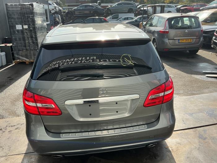 Mercedes B 1.8 B-180 CDI BlueEFFICIENCY 16V Épave (2013, Gris, Gris souris)