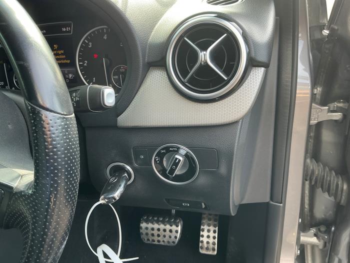 Mercedes B 1.8 B-180 CDI BlueEFFICIENCY 16V Épave (2013, Gris, Gris souris)