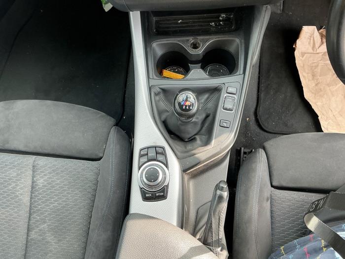 BMW 1 serie 116d 1.5 12V TwinPower Samochód złomowany (2016, Metalik, Czarny)