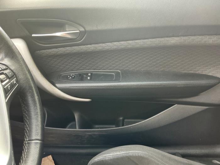 BMW 1 serie 116d 1.5 12V TwinPower Samochód złomowany (2016, Metalik, Czarny)