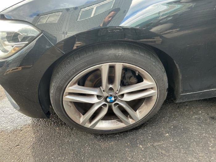 BMW 1 serie 116d 1.5 12V TwinPower Samochód złomowany (2016, Metalik, Czarny)