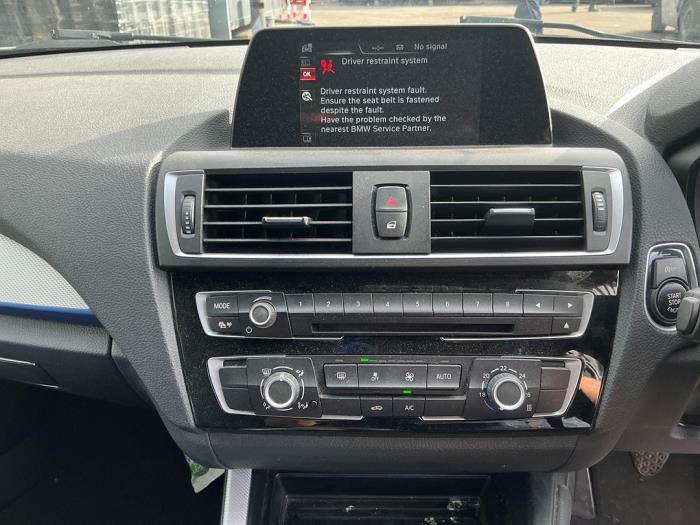 BMW 1 serie 116d 1.5 12V TwinPower Samochód złomowany (2016, Metalik, Czarny)