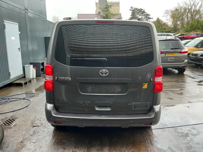 Toyota ProAce 1.6 D-4D 115 16V Sloopvoertuig (2018, Donker, Zilvergrijs)