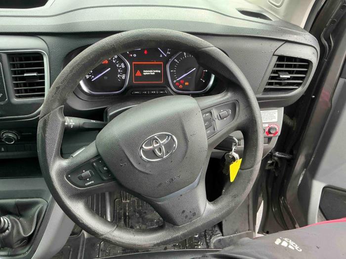 Toyota ProAce 1.6 D-4D 115 16V Sloopvoertuig (2018, Donker, Zilvergrijs)