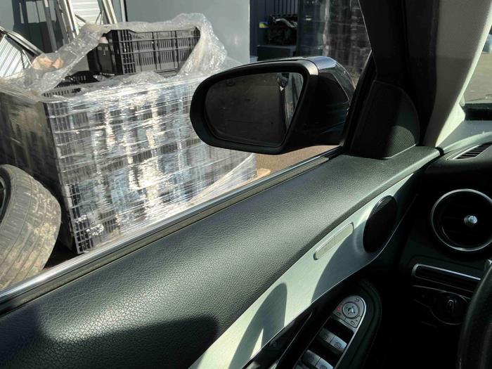 Mercedes C Estate C-180 1.6 16V BlueEfficiency Samochód złomowany (2017, Metalik, Czarny)