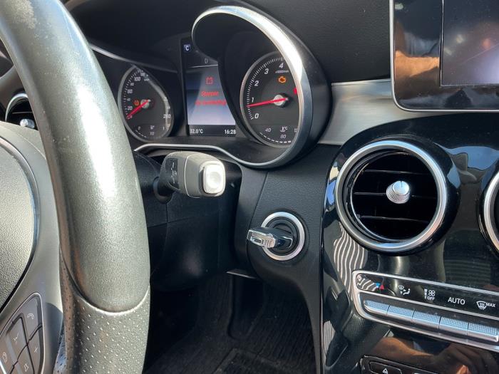 Mercedes C Estate C-180 1.6 16V BlueEfficiency Samochód złomowany (2017, Metalik, Czarny)