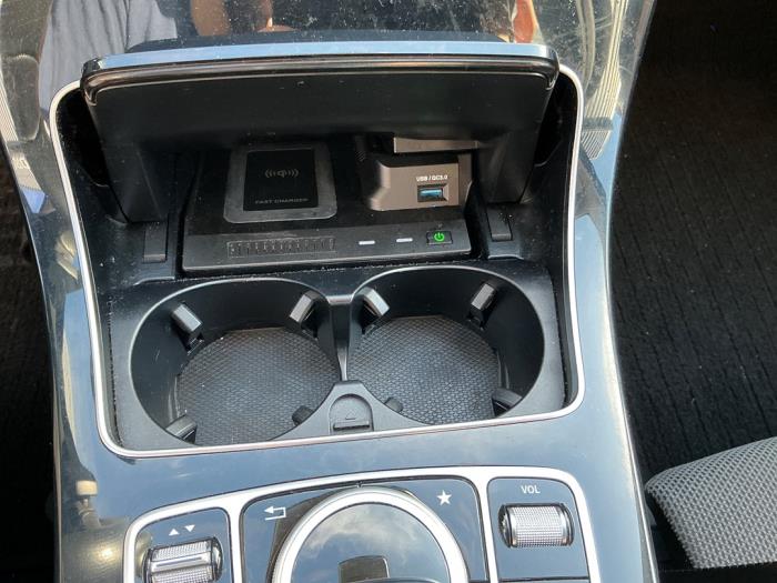 Mercedes C Estate C-180 1.6 16V BlueEfficiency Samochód złomowany (2017, Metalik, Czarny)