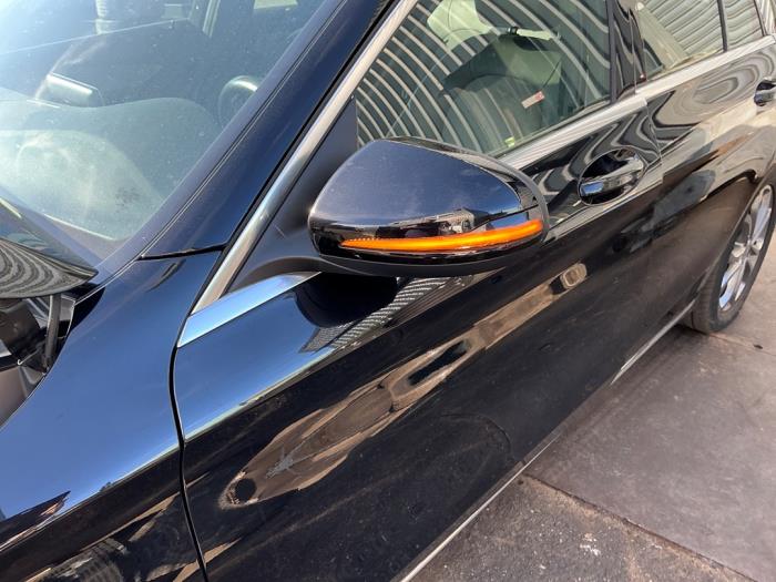 Mercedes C Estate C-180 1.6 16V BlueEfficiency Samochód złomowany (2017, Metalik, Czarny)