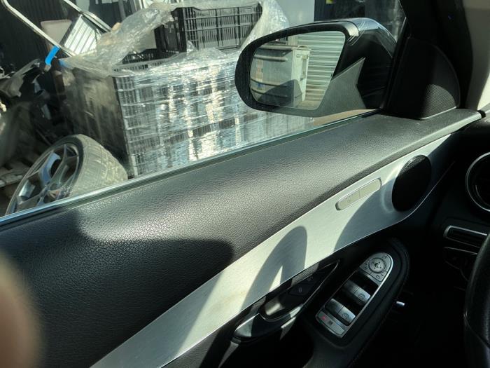 Mercedes C Estate C-180 1.6 16V BlueEfficiency Samochód złomowany (2017, Metalik, Czarny)