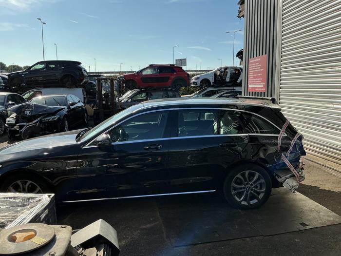 Mercedes C Estate C-180 1.6 16V BlueEfficiency Samochód złomowany (2017, Metalik, Czarny)