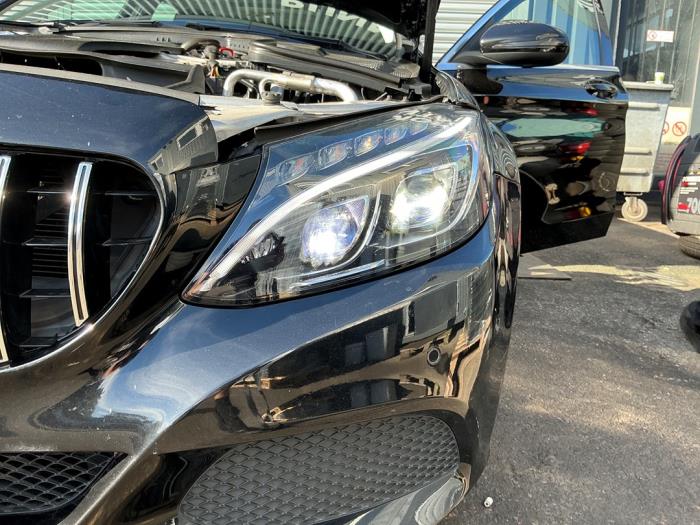 Mercedes C Estate C-180 1.6 16V BlueEfficiency Samochód złomowany (2017, Metalik, Czarny)