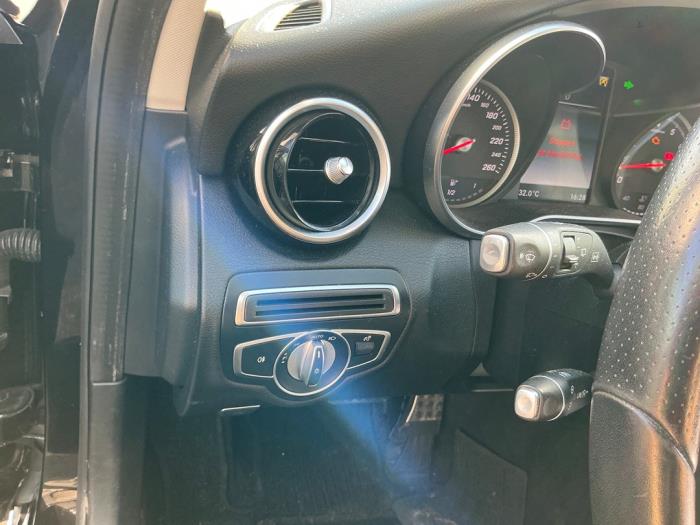 Mercedes C Estate C-180 1.6 16V BlueEfficiency Samochód złomowany (2017, Metalik, Czarny)