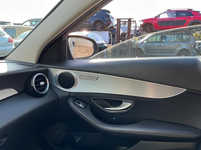 Mercedes C Estate C-180 1.6 16V BlueEfficiency Samochód złomowany (2017, Metalik, Czarny)