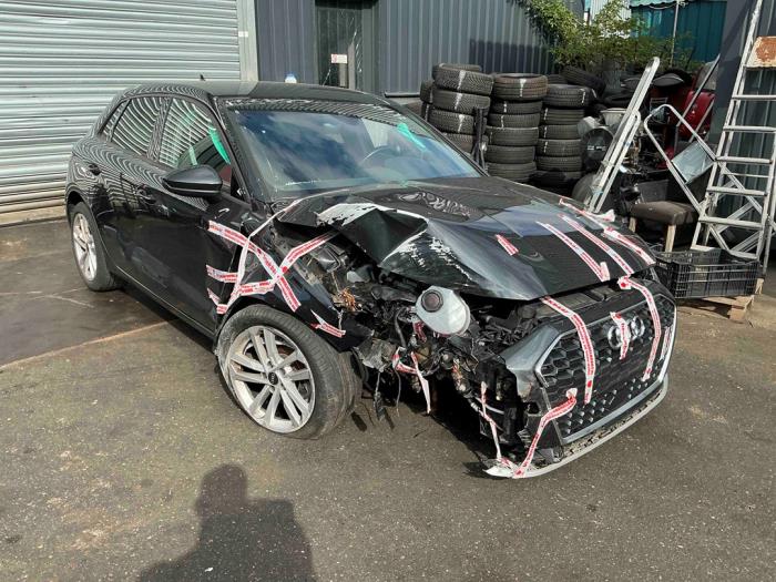 Audi A3 Sportback 1.0 30 TFSI 12V Vehículo de desguace (2021, Oscuro, Metálico, Gris plateado, Gris ratón)