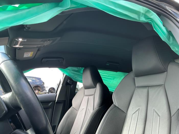 Audi A3 Sportback 1.0 30 TFSI 12V Vehículo de desguace (2021, Oscuro, Metálico, Gris plateado, Gris ratón)