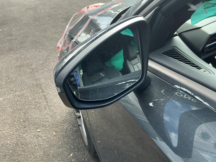 Audi A3 Sportback 1.0 30 TFSI 12V Vehículo de desguace (2021, Oscuro, Metálico, Gris plateado, Gris ratón)