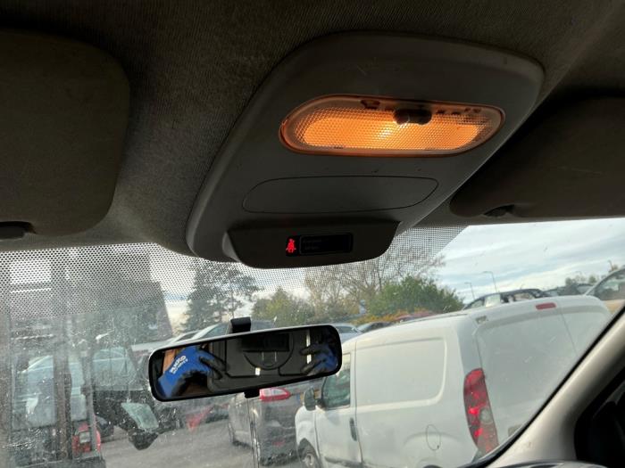 Renault Trafic 1.6 dCi 90 Sloopvoertuig (2015, Wit)