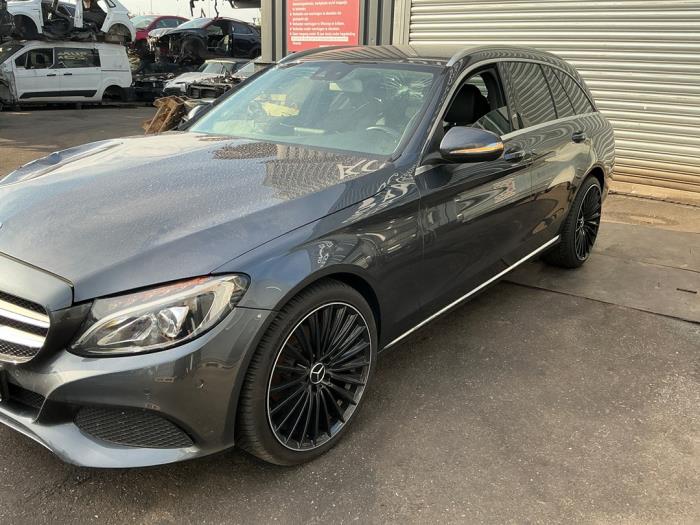 Mercedes C Estate C-180 1.6 16V BlueEfficiency Sloopvoertuig (2015, Grijs)
