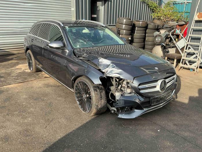 Mercedes C Estate C-180 1.6 16V BlueEfficiency Sloopvoertuig (2015, Grijs)